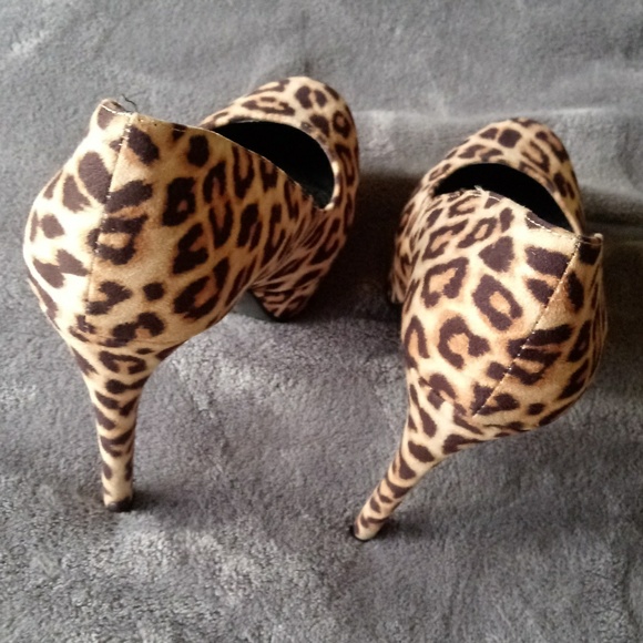 Leopard print heels - Picture 2 of 5